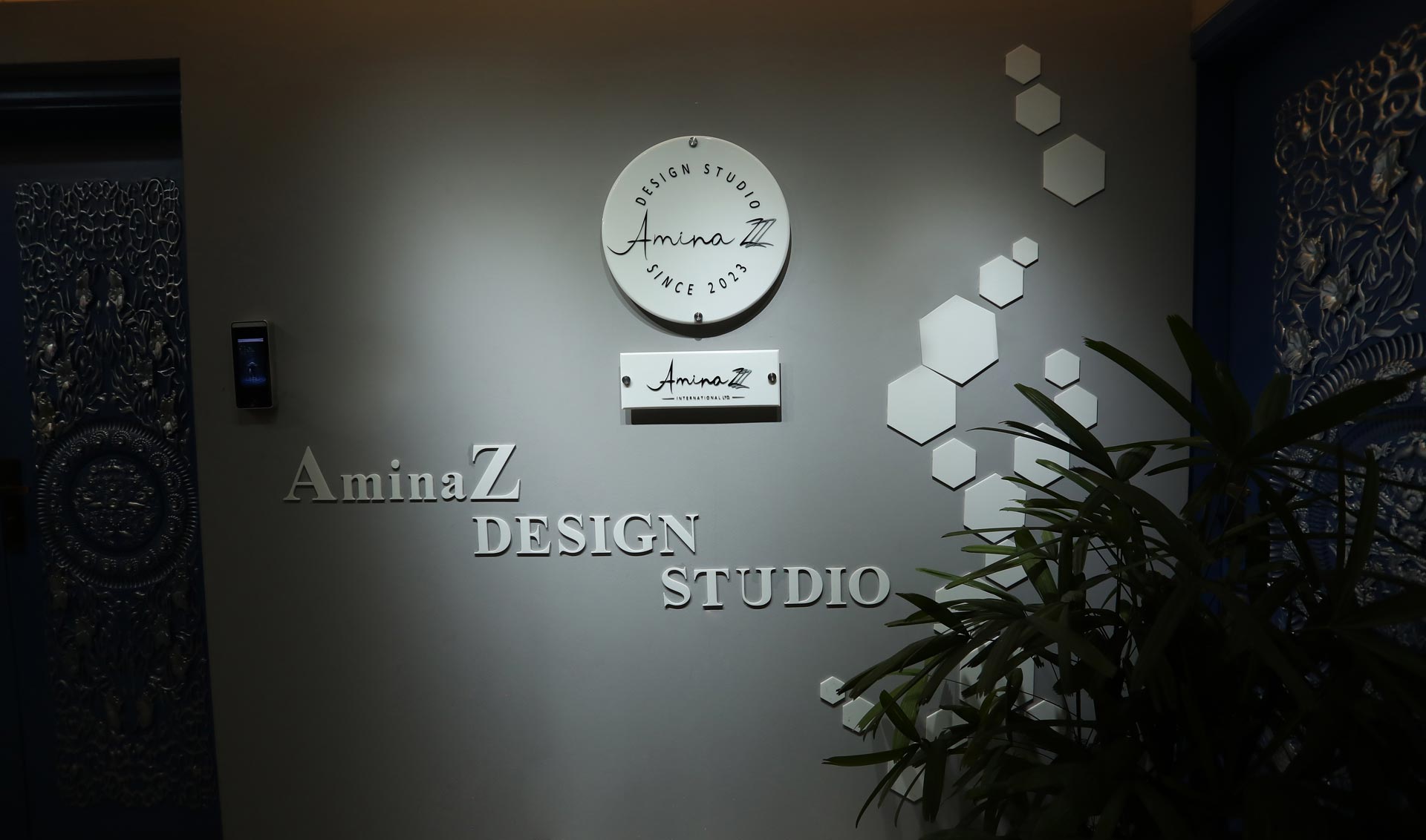 aminaz-about-03